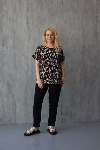 Літній жіночий костюм